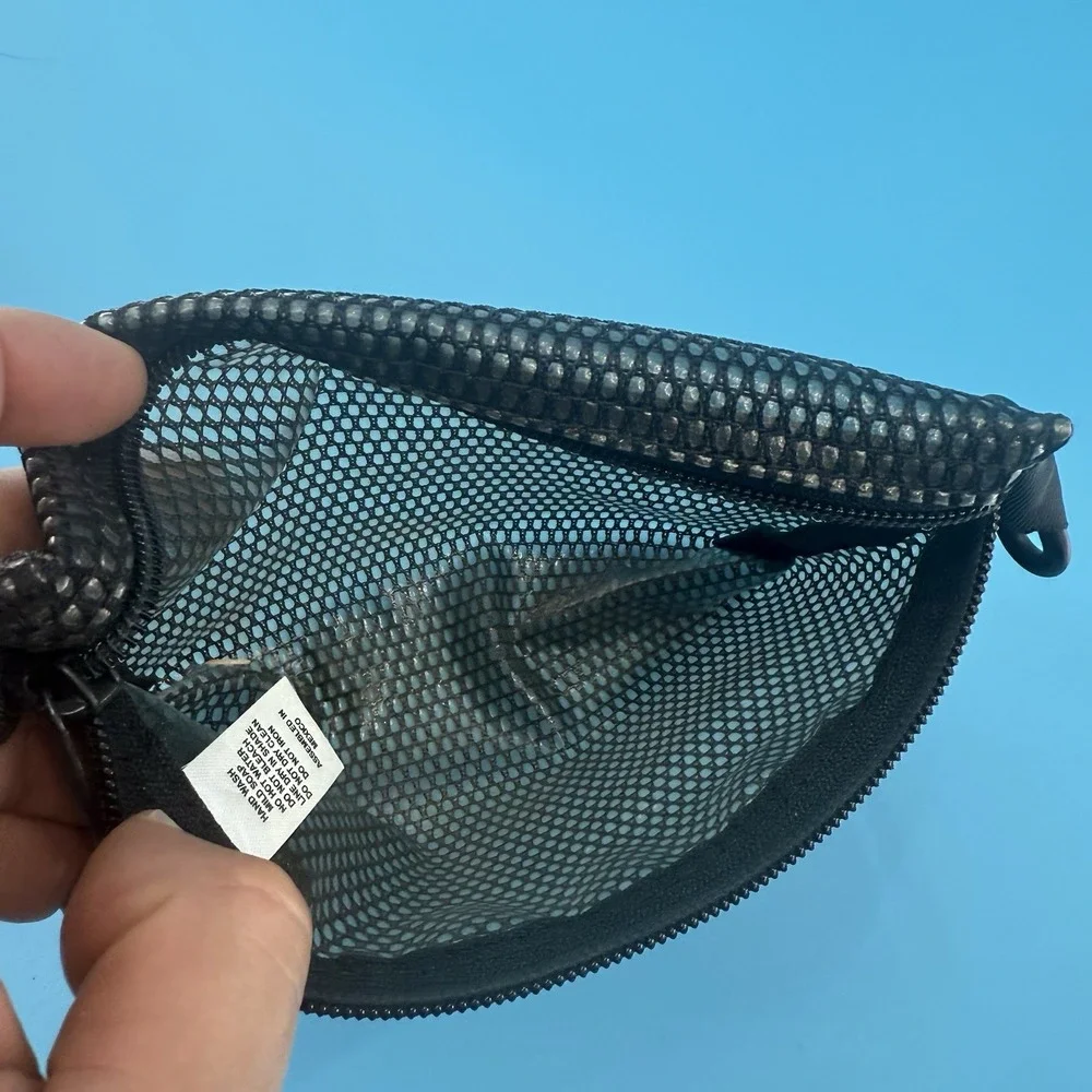Eagle Creek Pack‑It Mesh Pouch Travel Organizer Black Zip Bag with Clip. Intact!